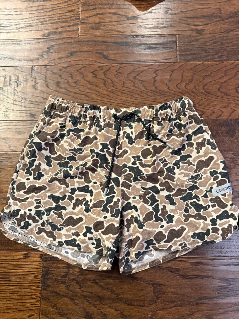 Legendary Camouflage men’s size Large  Athletic Shorts - Brown Camo